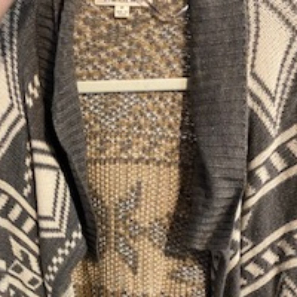 Pink Rose Multi-Color Geometric Pattern Cardigan - Picture 2 of 4